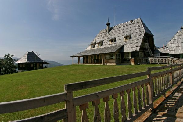 В плен на планината Мокра Гора - екскурзия с автобус