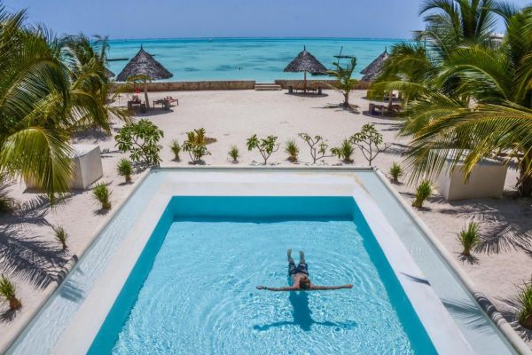 NUR BEACH HOTEL