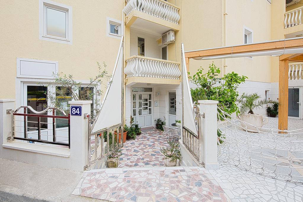 BUDVA INN