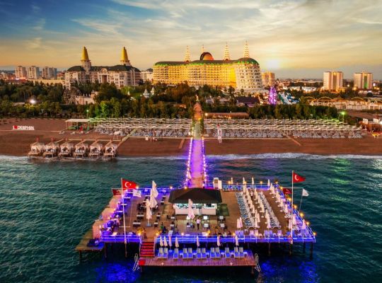 DELPHIN IMPERIAL