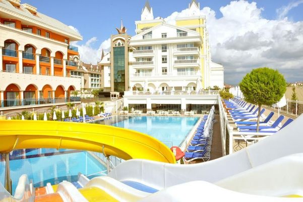 DREAM WORLD RESORT